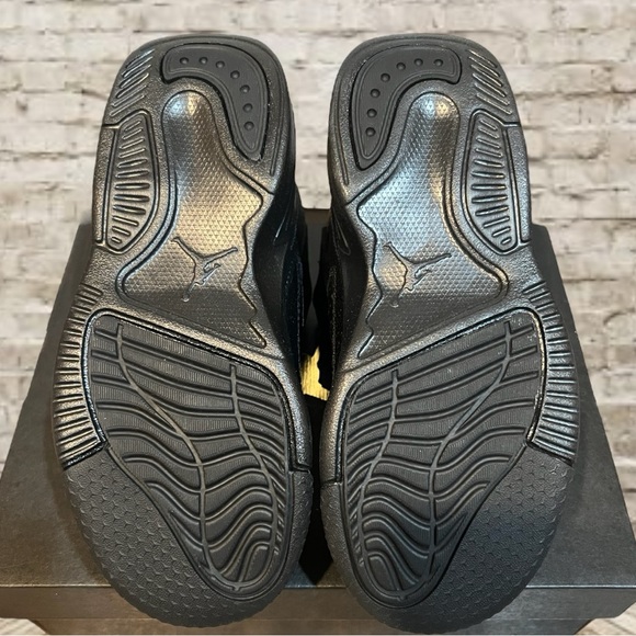 NEW Boys Jordan Max Aura 5 - Picture 4 of 8